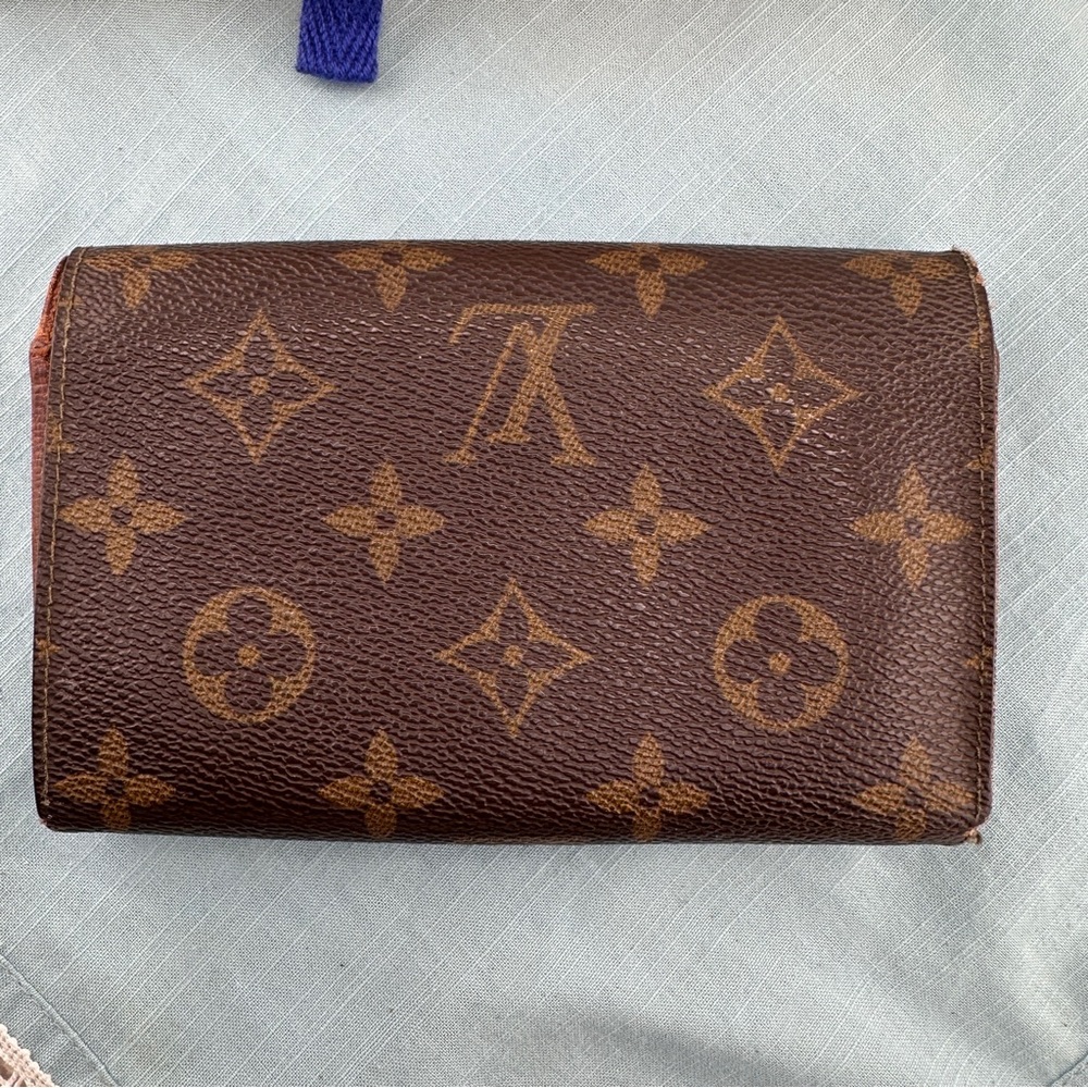 AUTHENTIC LOUIS VUITTON Monogram Porte-Monnaie Billets Tresor Wallet. - Picture 2 of 9